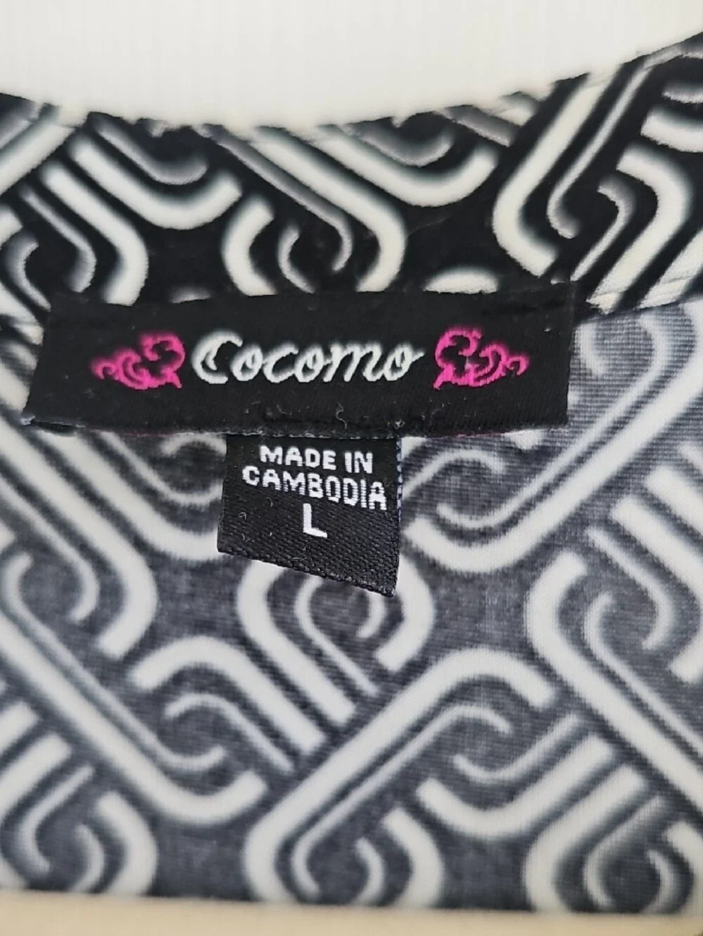 Cocomo Black & White Geometric Button-Front Blouse